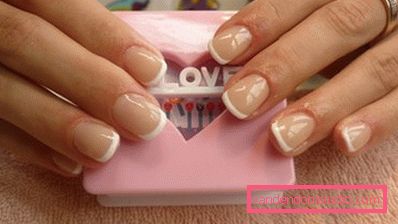 American french - nail art din sua